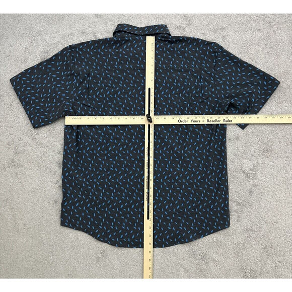 Huk Button Down Shirt Mens Medium Fishing Kona Lure Splash Performance Print NWT - Picture 9 of 11